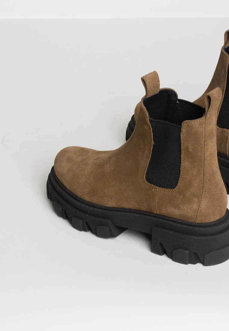 Asta Earth Suede Chelsea Boots