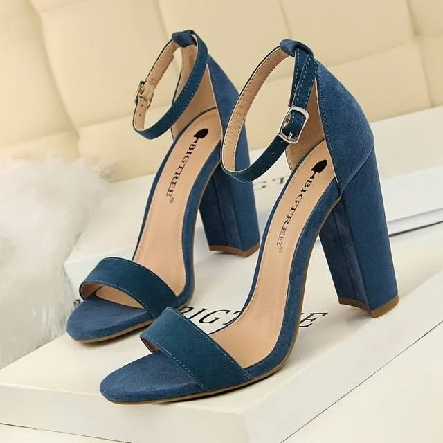 BIGTREE Block Heel Ankle Buckle Shoes