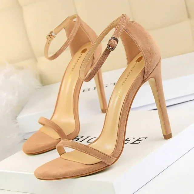 BIGTREE Block Heel Ankle Buckle Shoes