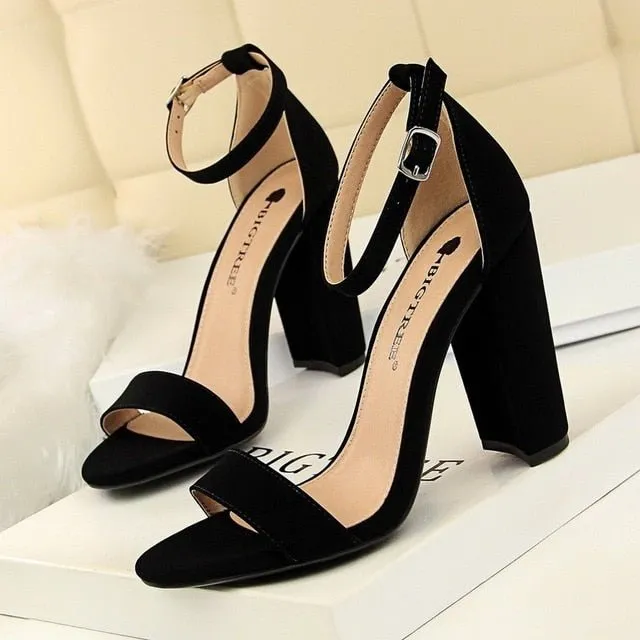 BIGTREE Block Heel Ankle Buckle Shoes