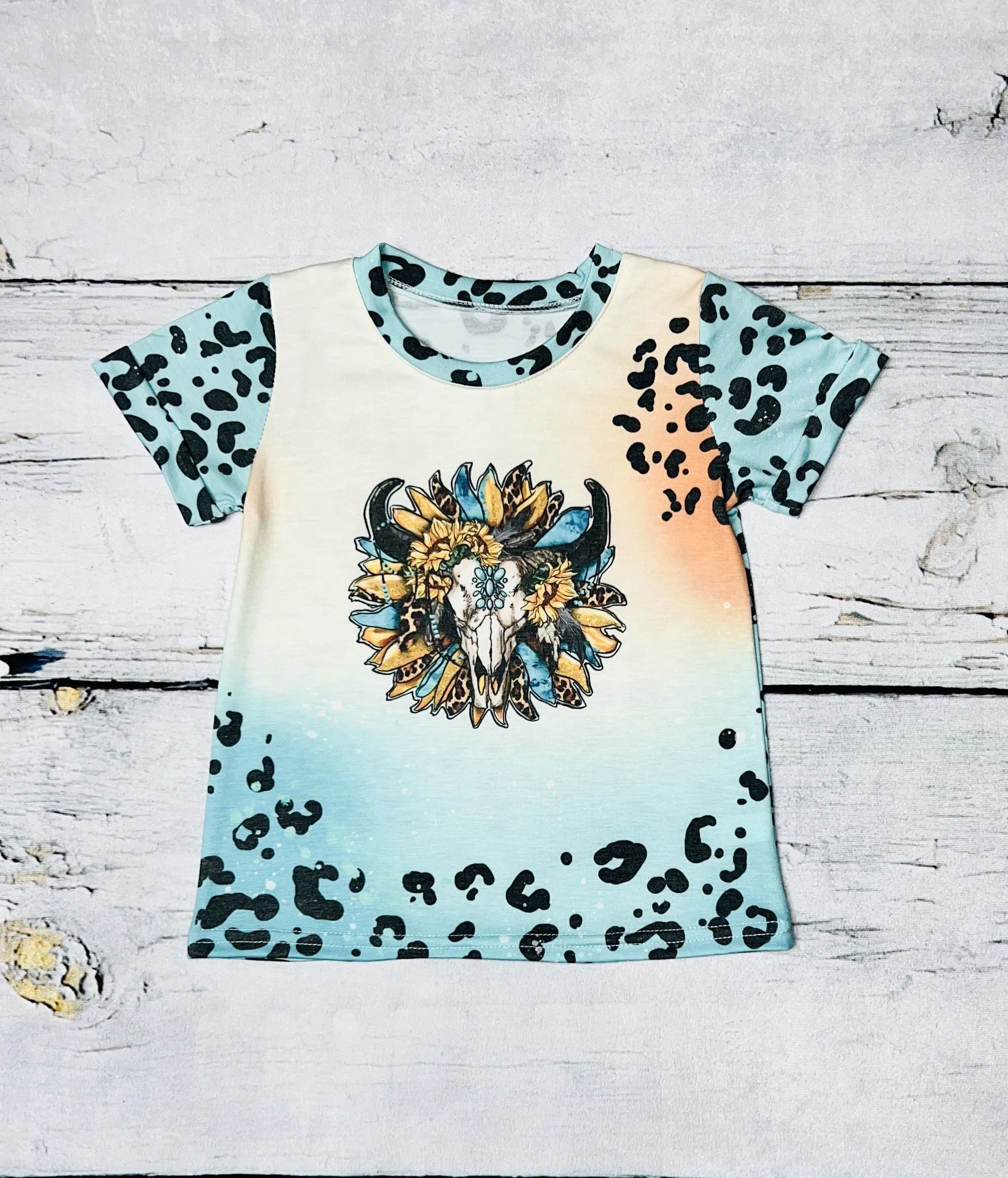 Bull skull on a animal print sunflower short sleeve top DLH1017-10