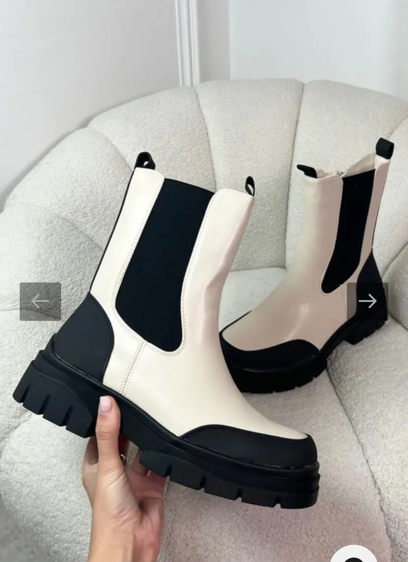 HANNAH CREAM CHELSEA BOOTS