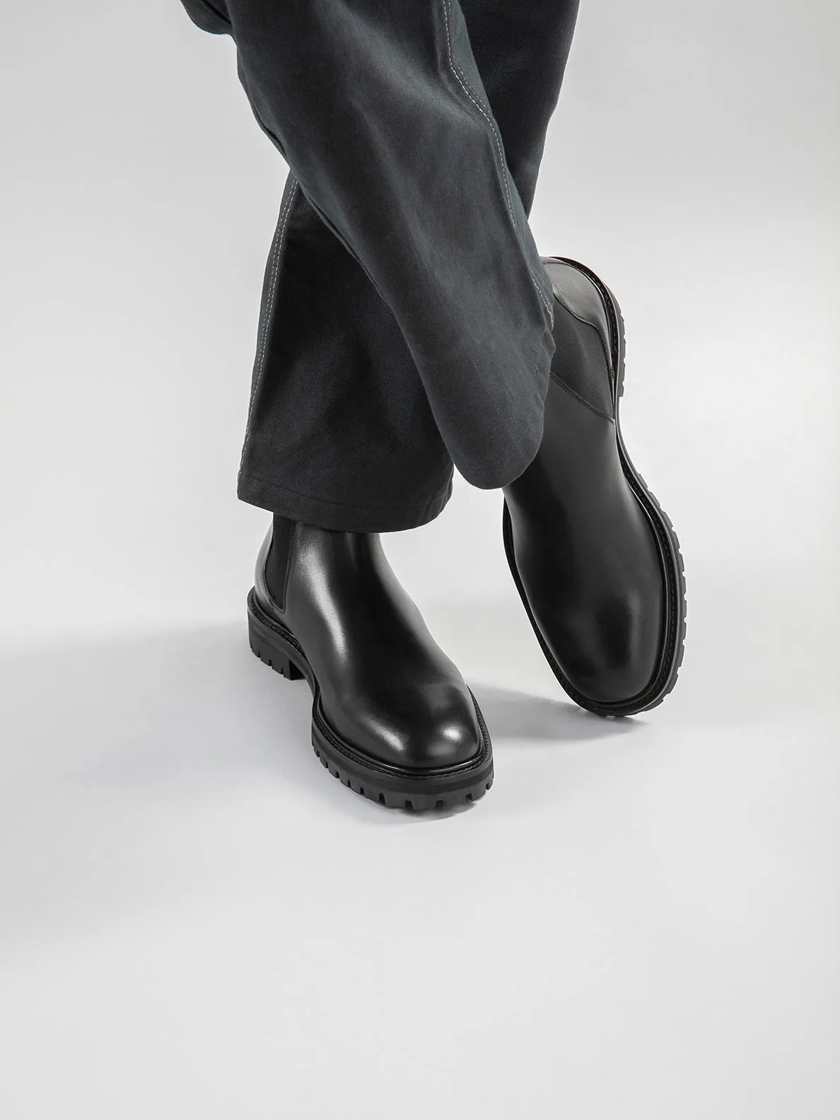 JOSS 004 - Black Leather Chelsea Boots