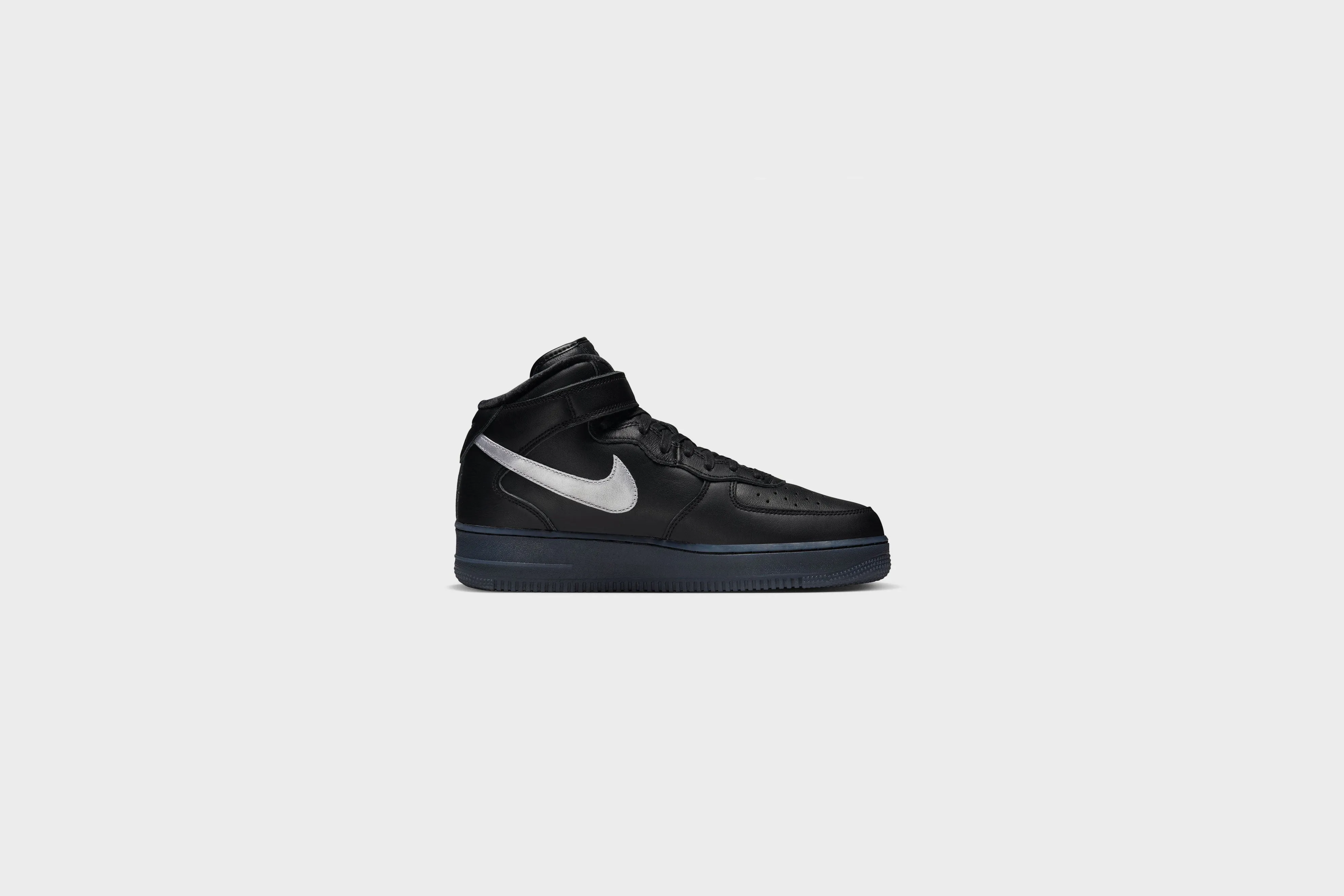 Nike Air Force 1 Mid PRM (Black/Metallic-Silver)